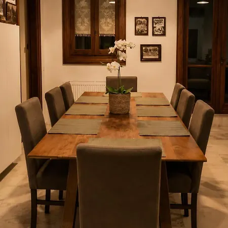 וילה The Family Nest - Traditional Serenity Orounda