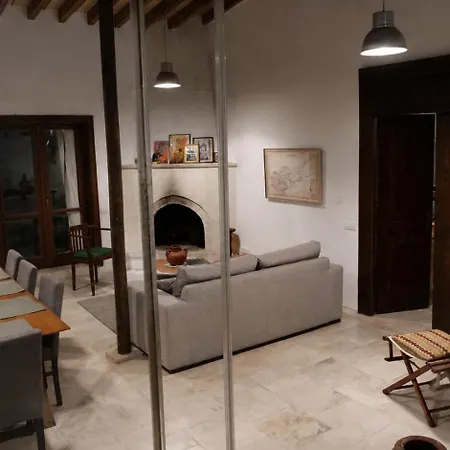 The Family Nest - Traditional Serenity וילה Orounda