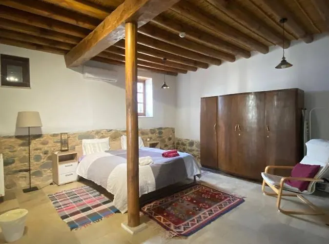 The Family Nest - Traditional Serenity Vila Nikósie