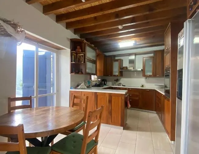 The Family Nest - Traditional Serenity Vila