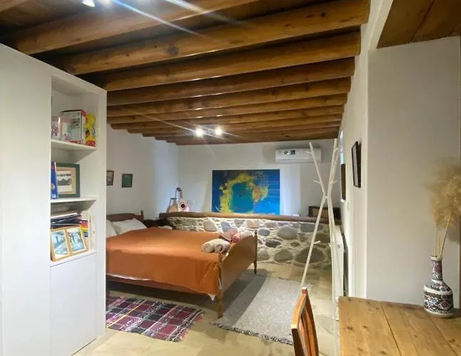 The Family Nest - Traditional Serenity * Nikósie