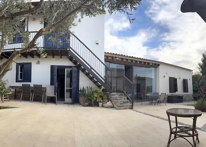 The Family Nest - Traditional Serenity Vila